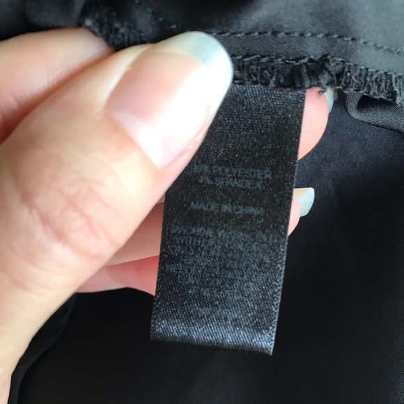 Express Black Blouse - Picture 4 of 4